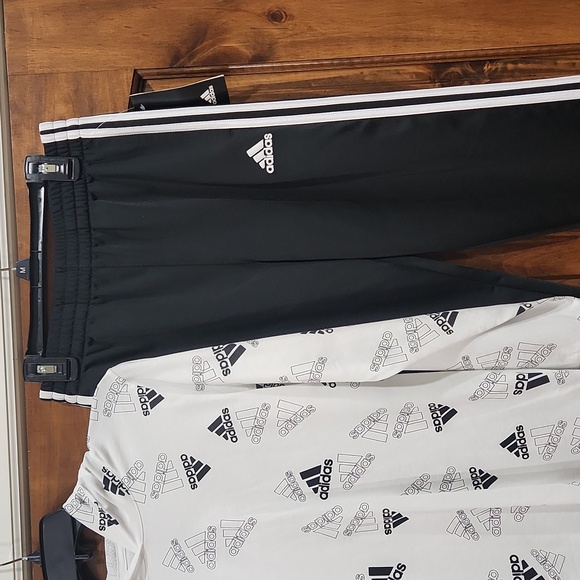 🆕️ Adidas Tee hoody & pants - Picture 3 of 7